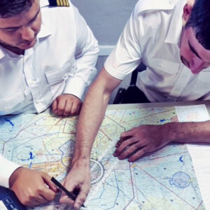 instructor y alumno, aprender a volar, curso de piloto, piloto de avioneta en madrid, piloto de ultraligero, piloto online