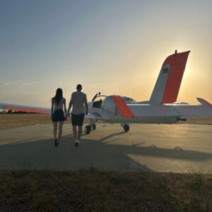 Socata rallye. vuelo para dos, vuelo en pareja, regalo para parejas, volar juntos en madrid, regalo vuelo en avioneta, experiencia volar avioneta.